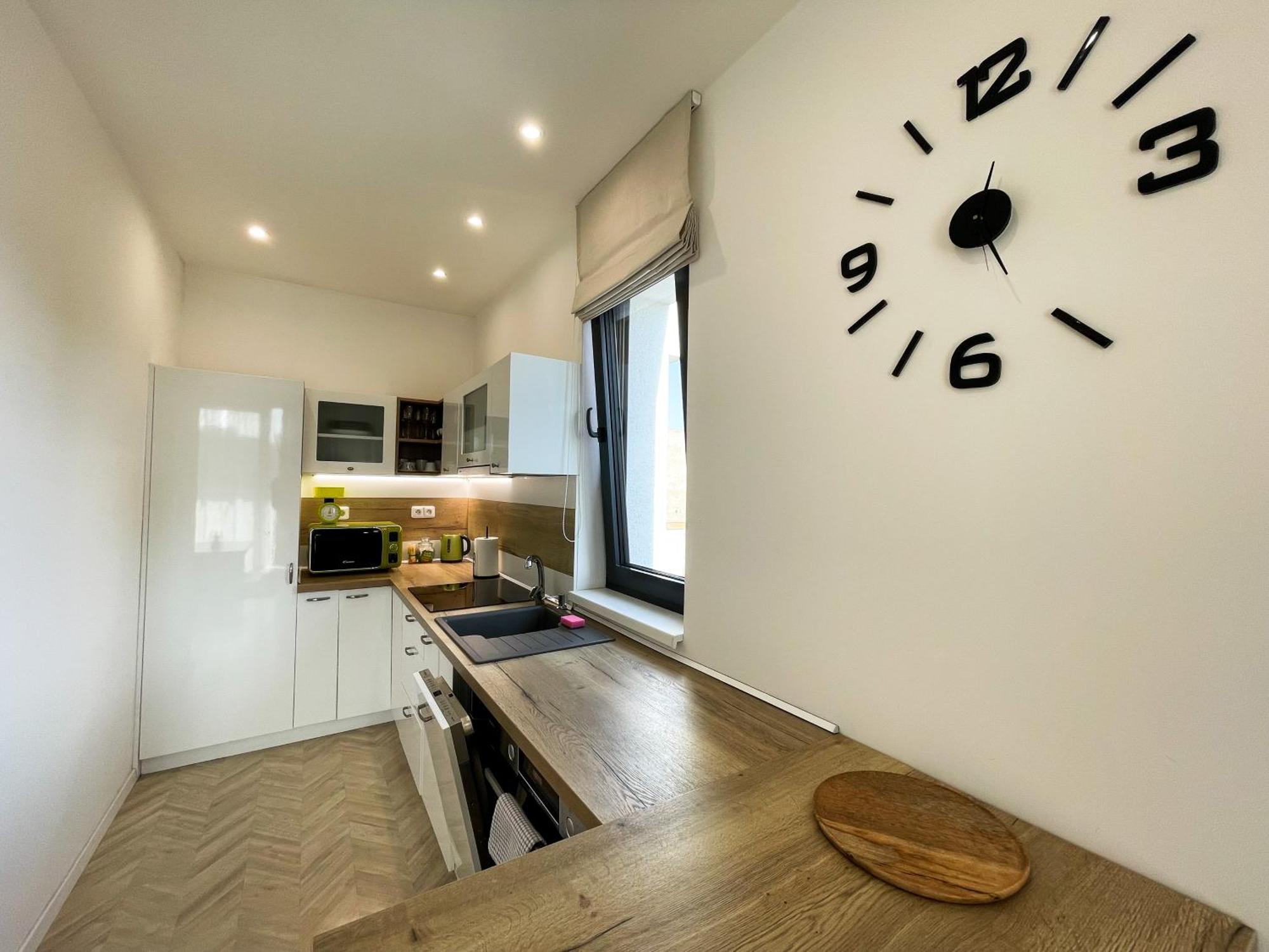 Luxury City Retreat With Terrace Кошице Экстерьер фото