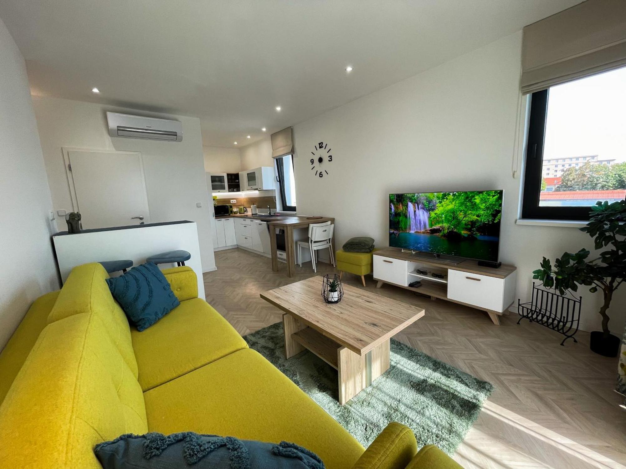 Luxury City Retreat With Terrace Кошице Экстерьер фото